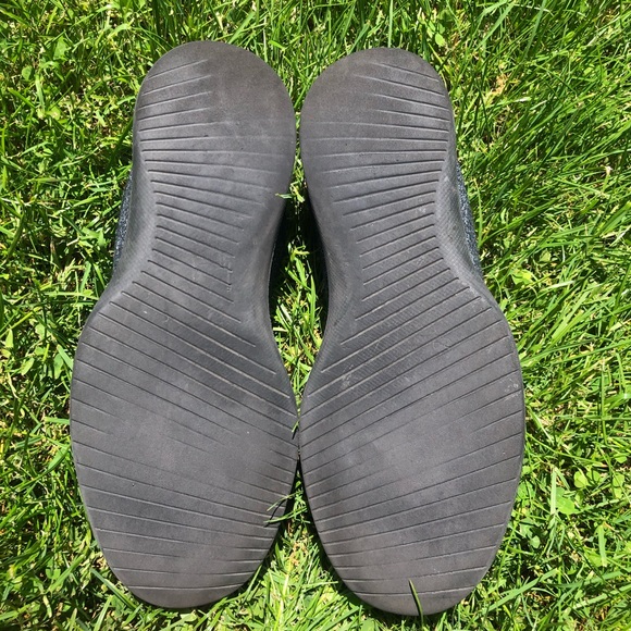 Allbirds Dark Gray Wool Runners - Picture 9 of 9